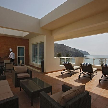 Oceanic Khorfakkan Resort & Spa Khawr Fakkān Rum bild