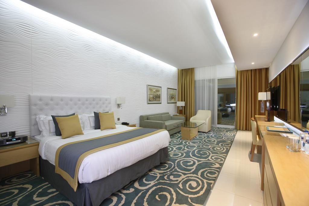 Oceanic Khorfakkan Resort & Spa Khawr Fakkān Rum bild