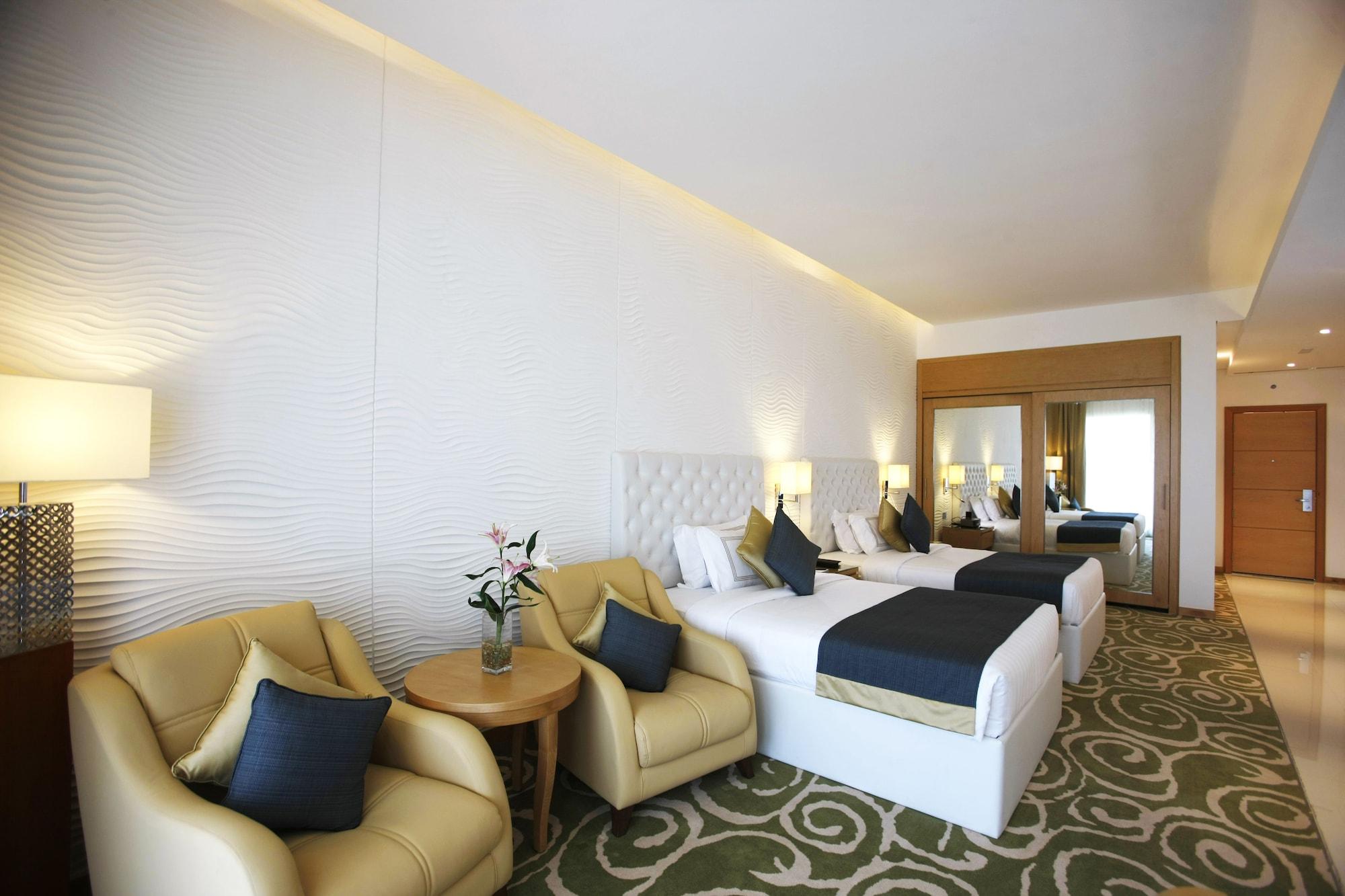 Oceanic Khorfakkan Resort & Spa Khawr Fakkān Exteriör bild