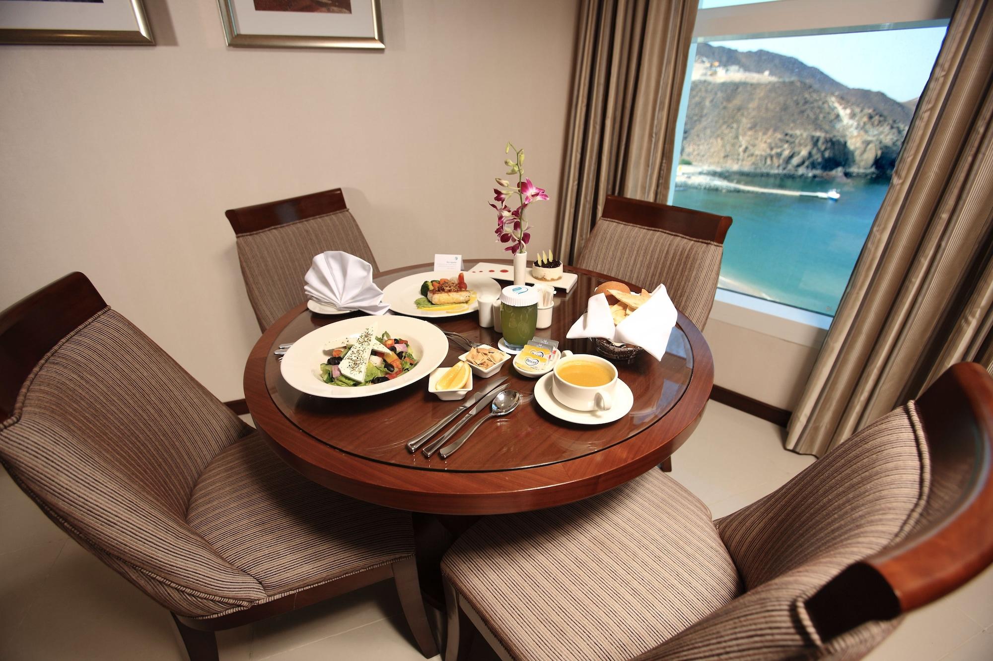 Oceanic Khorfakkan Resort & Spa Khawr Fakkān Exteriör bild