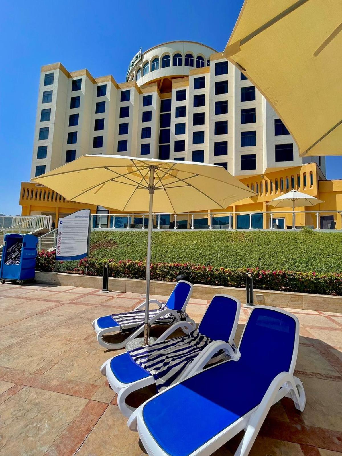 Oceanic Khorfakkan Resort & Spa Khawr Fakkān Exteriör bild