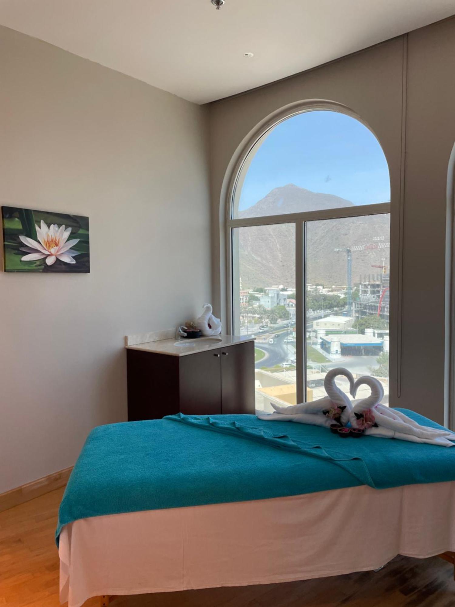 Oceanic Khorfakkan Resort & Spa Khawr Fakkān Exteriör bild